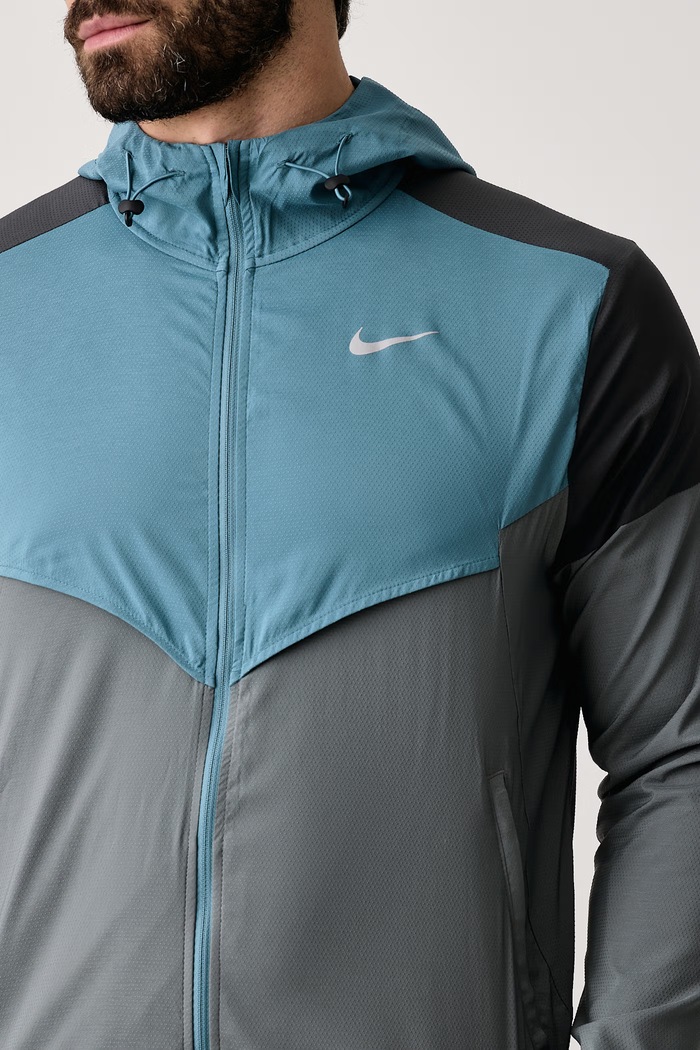 Kurtka do biegania męska Impossibly Light Windrunner Nike HV6521.088 szary