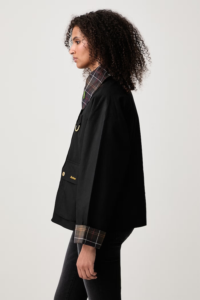 Krótka kurtka damska woskowana Barbour LWX1581BK71 czarny