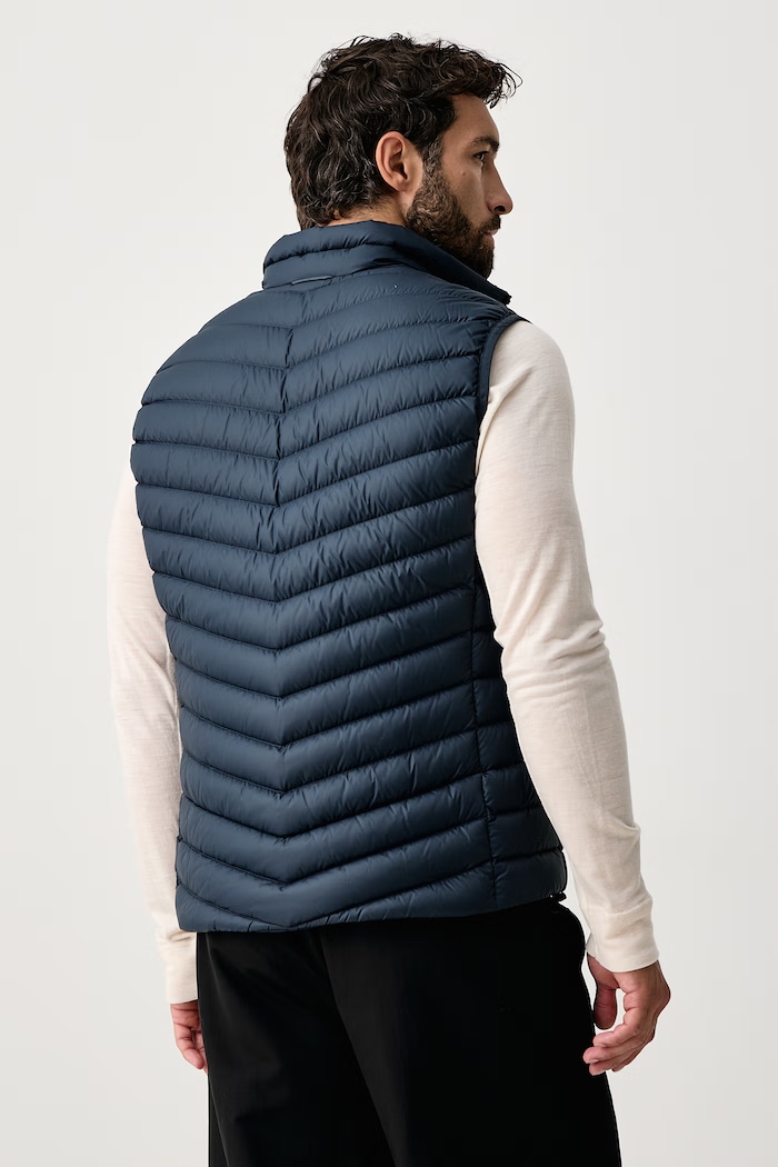 Odzież Peak Performance Bezrękawnik puchowy męski Frost Down G80529010 granatowy