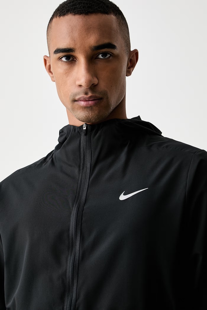 Nike kurtka sportowa męska Form czarny FB7482.010