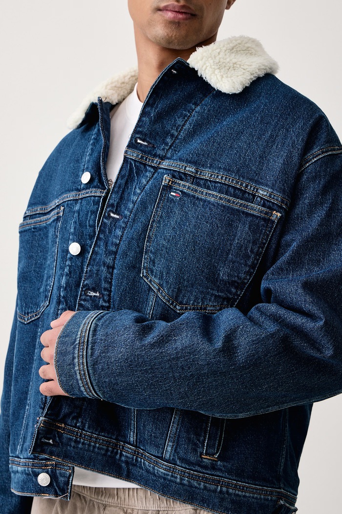 Krótka kurtka męska jeansowa Tommy Jeans DM0DM23485 granatowy