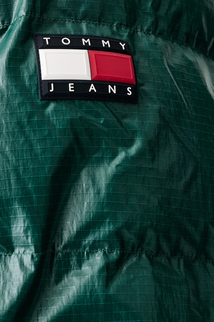 Pernata jakna za muškarce Tommy Jeans zelena DM0DM23911