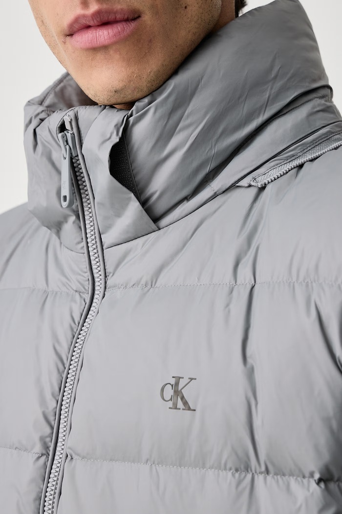 Geacă cu puf pentru bărbați Calvin Klein Jeans LV04RG515G gri