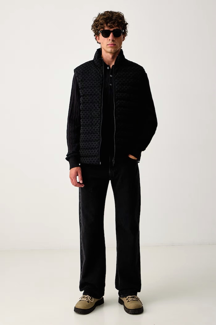 Armani Exchange Bezrękawnik puchowy męski XM003511.AF19870 czarny AW26