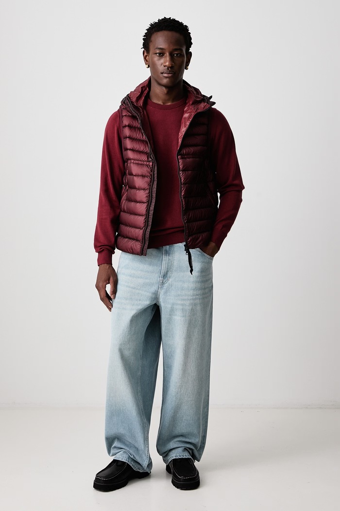 C.P. Company Páperová vesta pánska 21CMVE014A110416A burgundské AW26