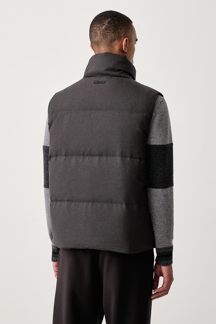 Αναστρέψιμο αμάνικο μπουφάν ανδρικό Calvin Klein LV04LH525G μαύρο
