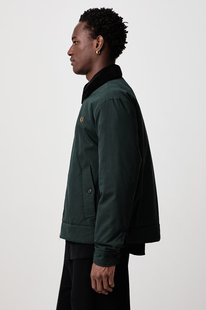 Krótka kurtka męska z bawełną Fred Perry J8535.Q20 zielony
