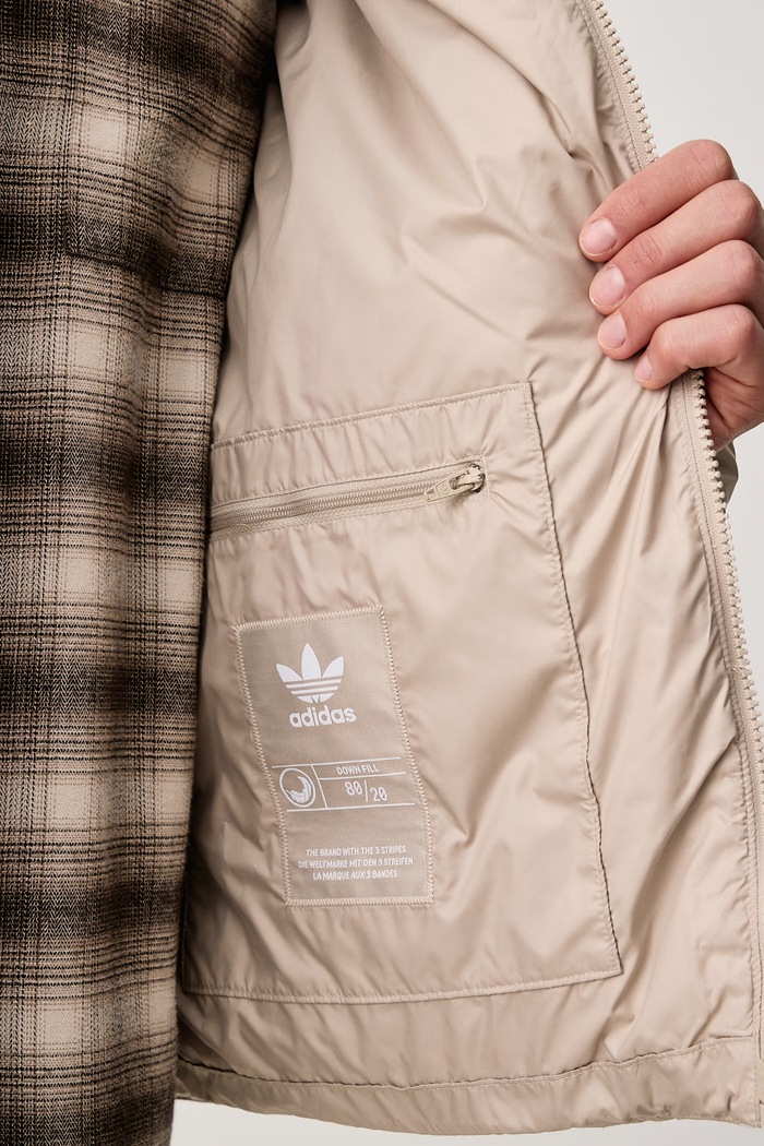 adidas Originals Пухова куртка чоловіча Down Regen KR7205