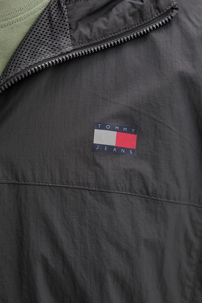 Tommy Jeans geacă de tranziție pentru bărbați DM0DM23223 gri