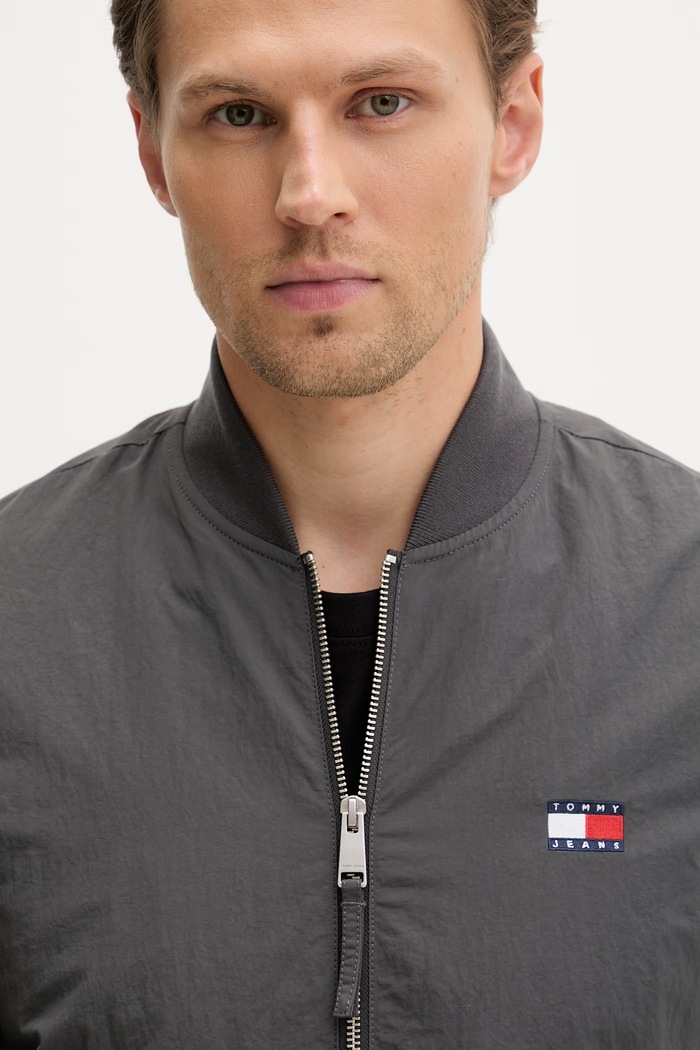 Tommy Jeans geacă bomber pentru bărbați gri DM0DM22845