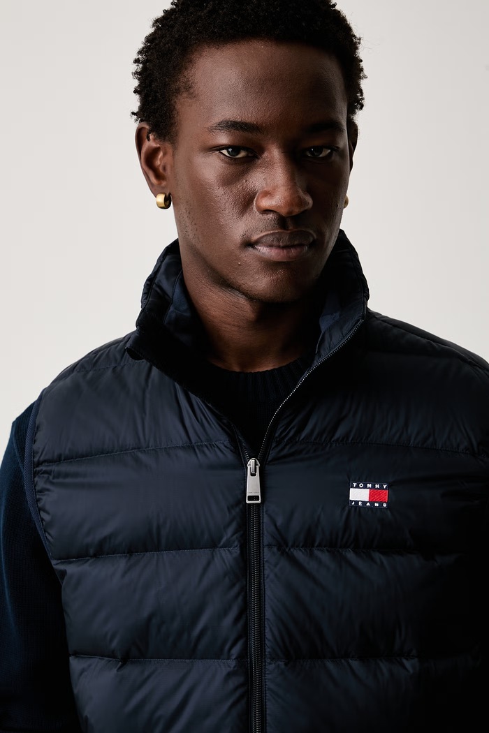 Tommy Jeans puh brezrokavnik moški mornarsko modra DM0DM23232