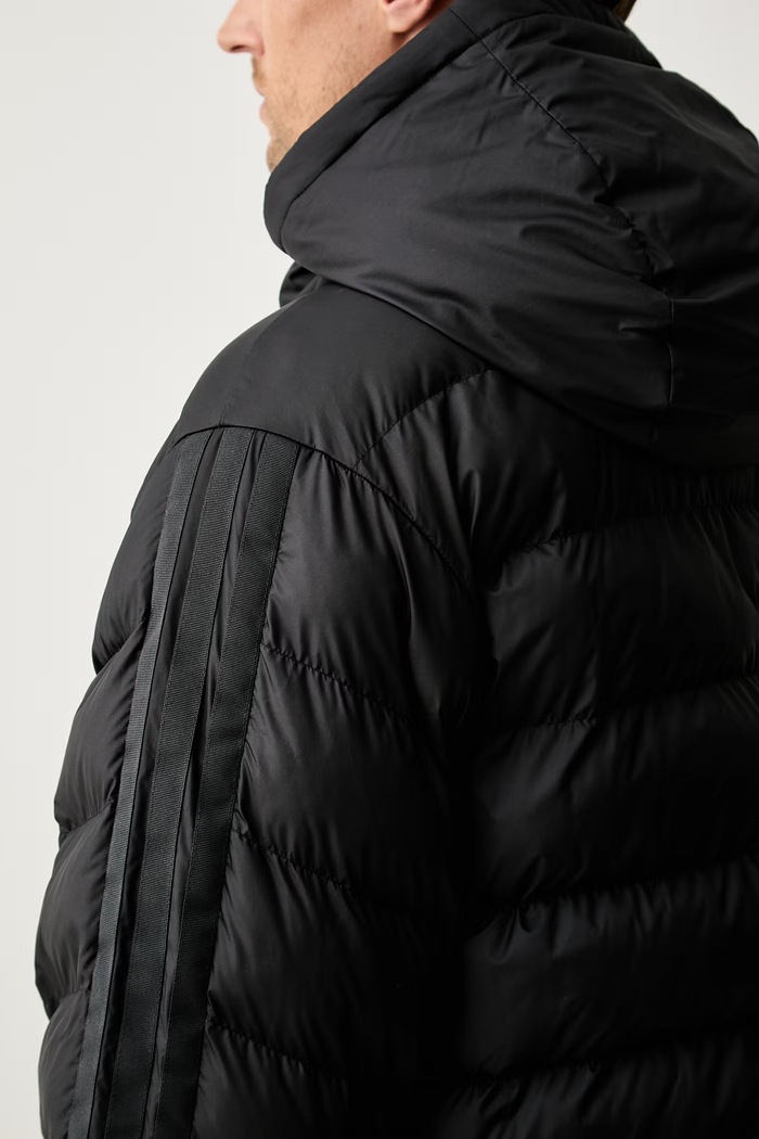 adidas kurtka pikowana męska Essentials KE8328 czarny