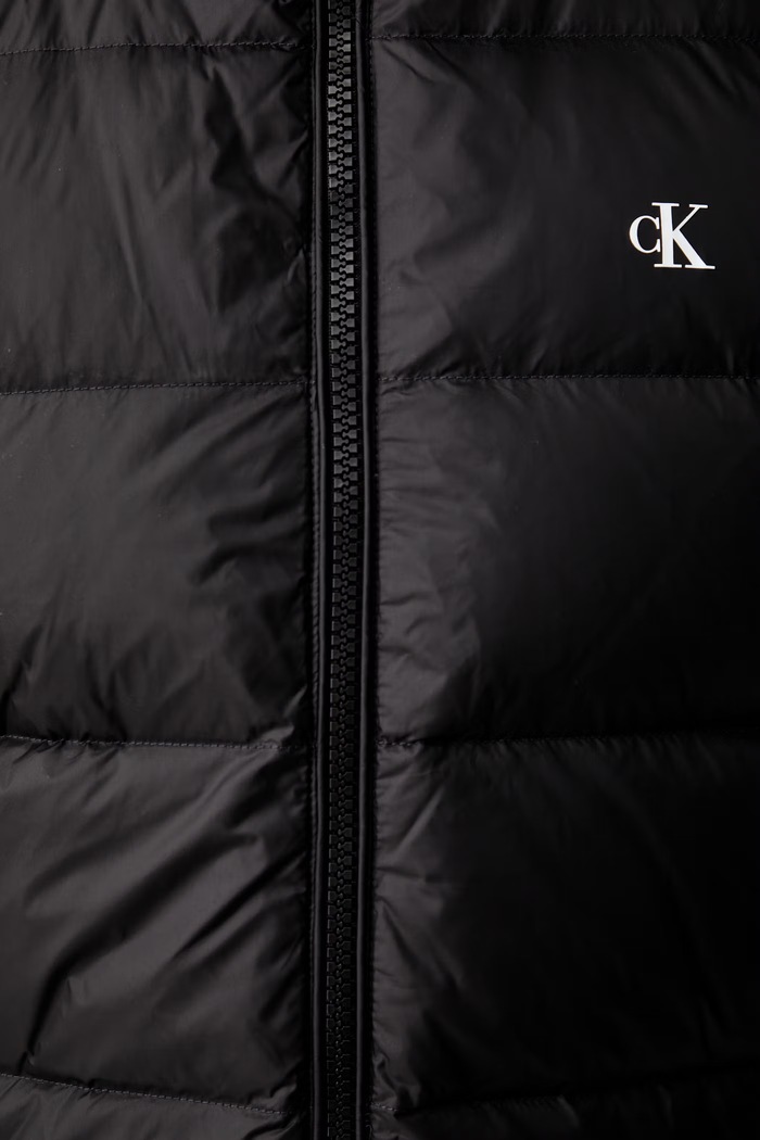 Calvin Klein Jeans pernati prsluk za muškarce LV04RG514G