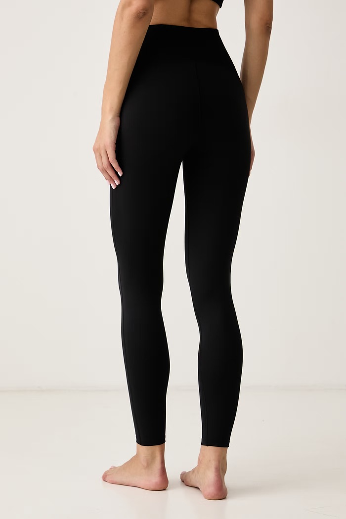 Odzież Casall Legginsy do jogi damskie 26247. czarny