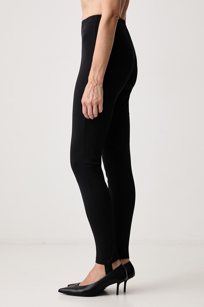 Vetements legginsy damskie Push-up czarny WH27LG129B
