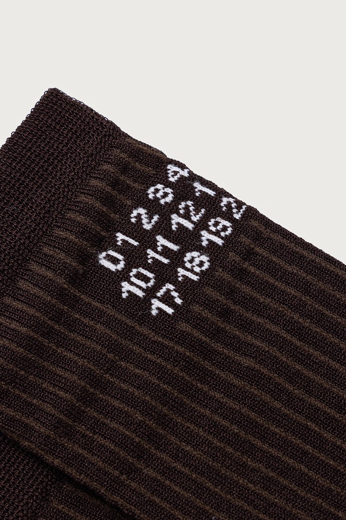 MM6 Maison Margiela skarpety damskie S62TL0054.M13244 brązowy AW26