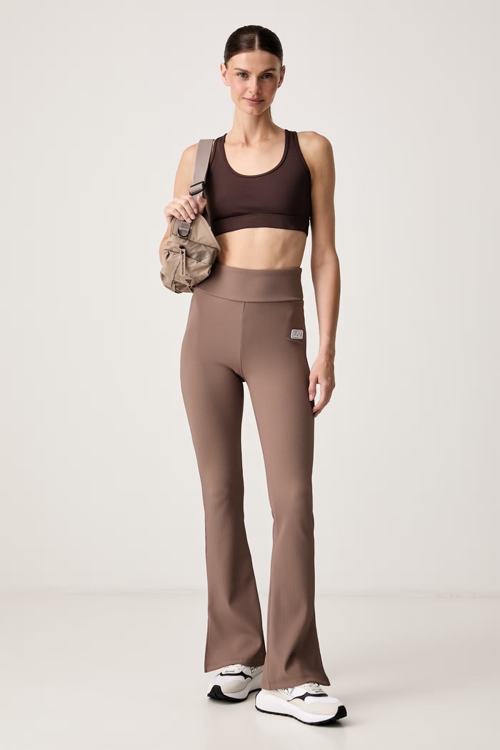 Odzież EA7 Emporio Armani legginsy sportowe damskie AF15721.7W001338 brązowy