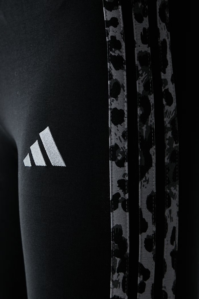 adidas legginsy damskie bawełniane z elastanem Leopard Pack czarny KS7984
