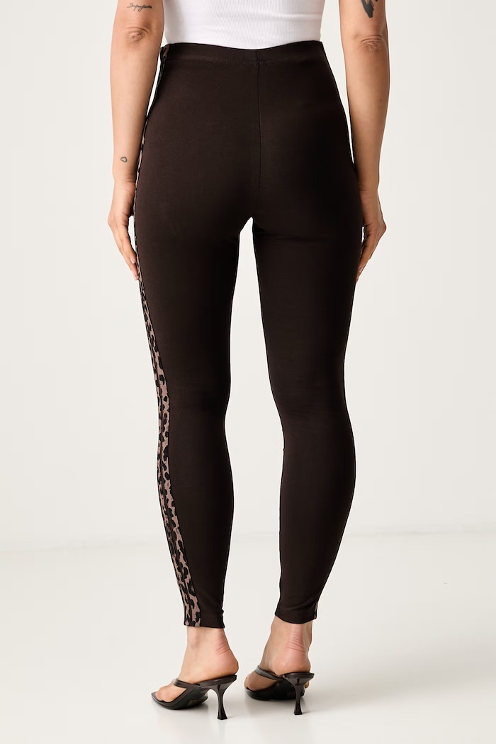 Odzież adidas legginsy damskie bawełniane z elastanem Leopard Pack KV9302 brązowy