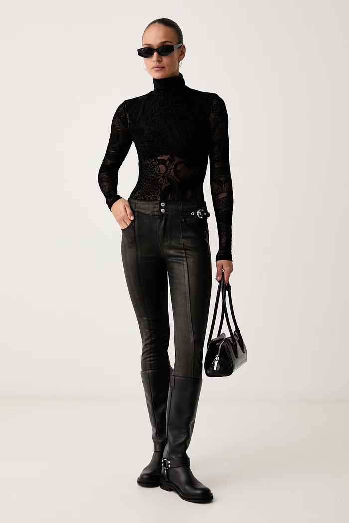 Guess Панталон дамски от промазана материя SOFIA W6BA32.D2086 черен AW26
