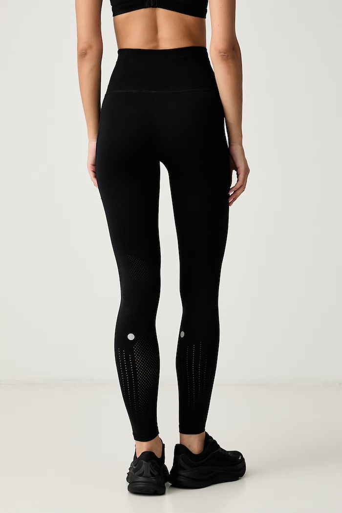 Odzież Asics legginsy sportowe damskie ROAD SEAMLESS TIGHT 2012D276.001 czarny