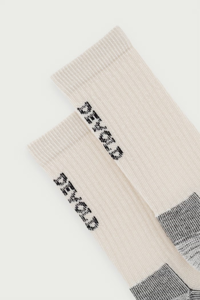 Devold Skarpety sportowe z wełną merino Adventure Merino PDSC.544.063.A beżowy AW26