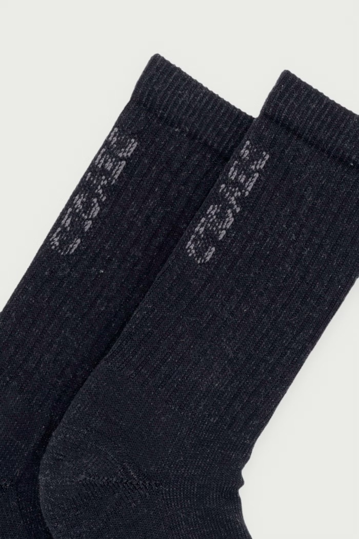 Devold Skarpety sportowe z wełną merino Adventure Merino PDSC.544.063.A czarny AW26