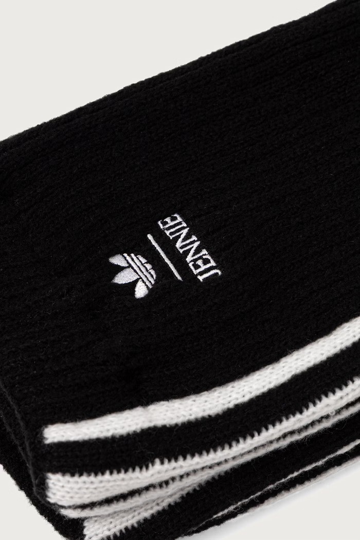 Getry Adiluna Season 2 x Jennie adidas Originals LD4843 czarny