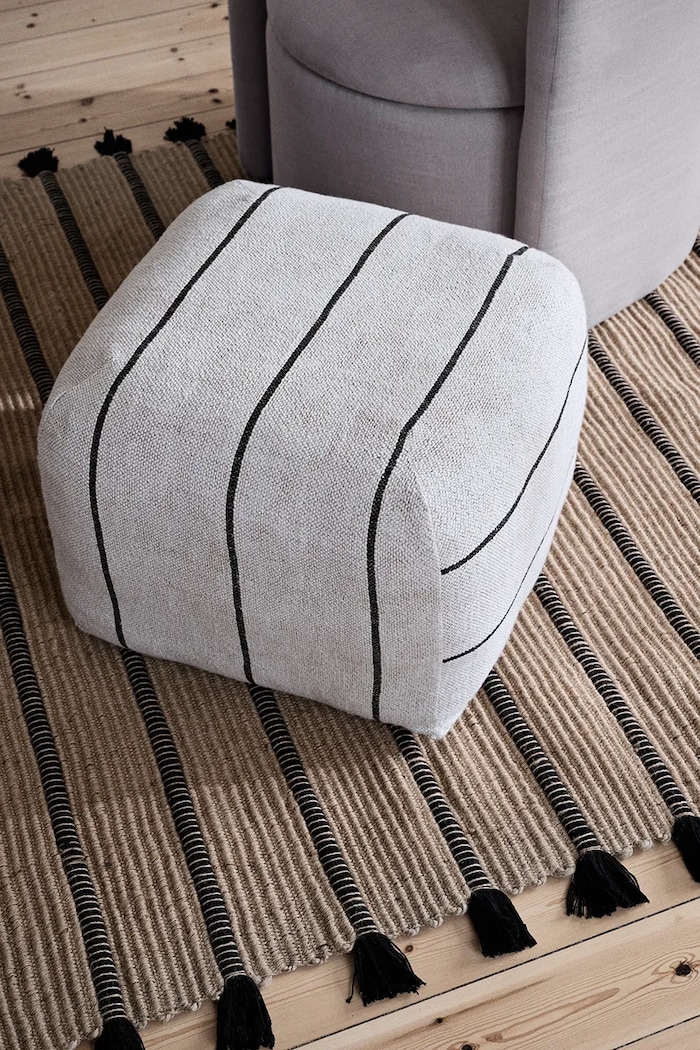 Broste Copenhagen Pufa z bawełną 50 x 50 x 38 cm 70030207 beżowy AW26