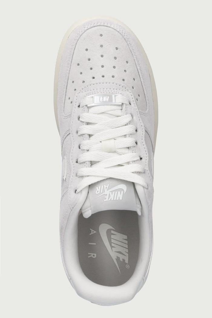 Air Force '07 Suede sneakersy damskie zamszowe Nike Sportswear IQ0136.100 szary