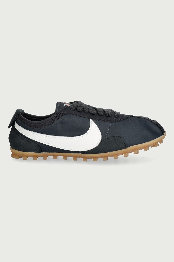 Nike Sportswear Moon Shoe ESS sneakersy damskie IX7025.001 czarny AW26