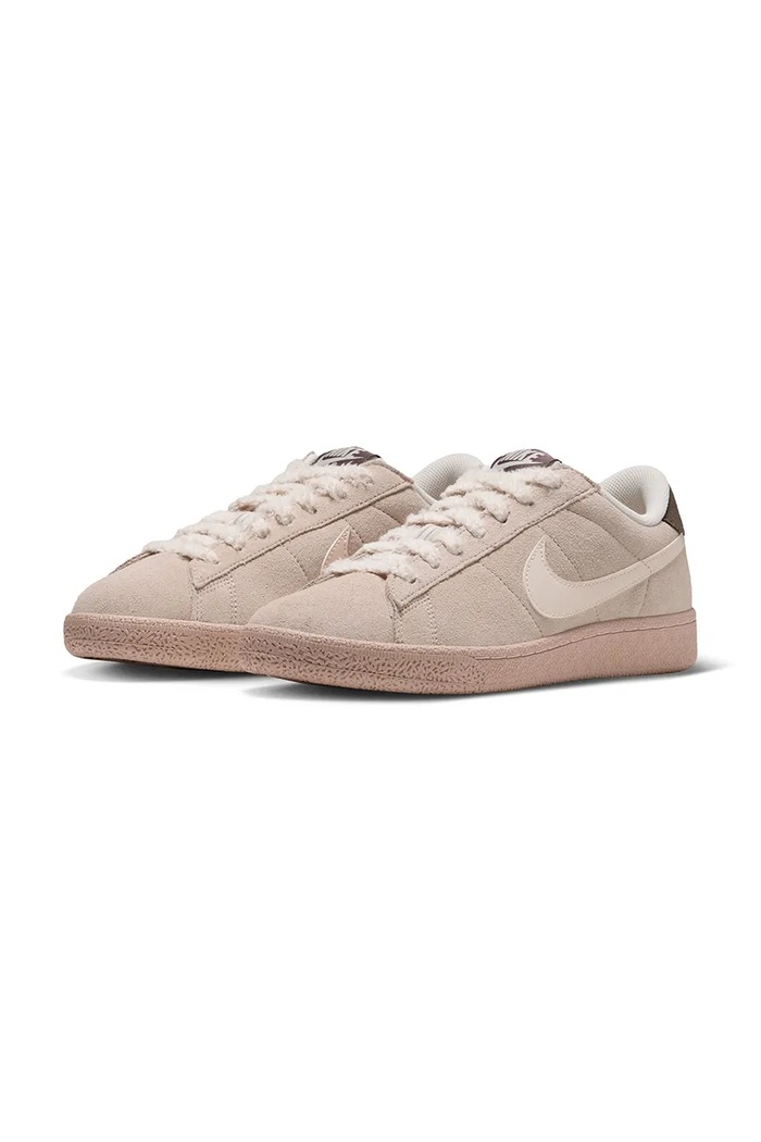 Nike Sportswear W TENNIS CLASSIC CS sneakersy damskie zamszowe IX7416.104 beżowy AW26