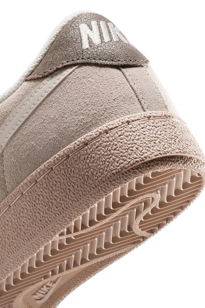 Nike Sportswear W TENNIS CLASSIC CS sneakersy damskie zamszowe IX7416.104
