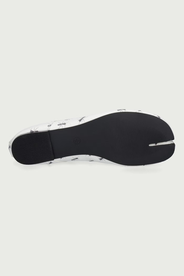 Baleriny SCUTTLE ANT PRINT TABI BALLET FLATS Koi Footwear beżowy SCUTTLE.CREAM