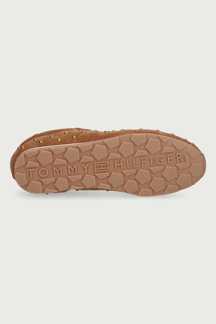 TH BELLA LOW PROFILE STUDS sneakersy damskie zamszowe Tommy Hilfiger brązowy FW0FW09882