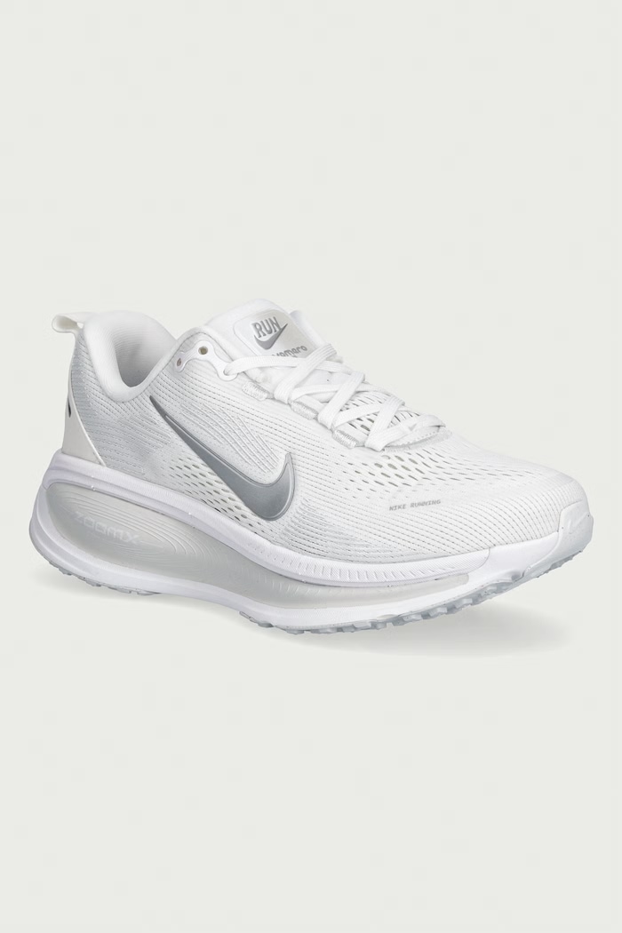 Nike Čevlji športni ženski Vomero 18 bela HM6804.104