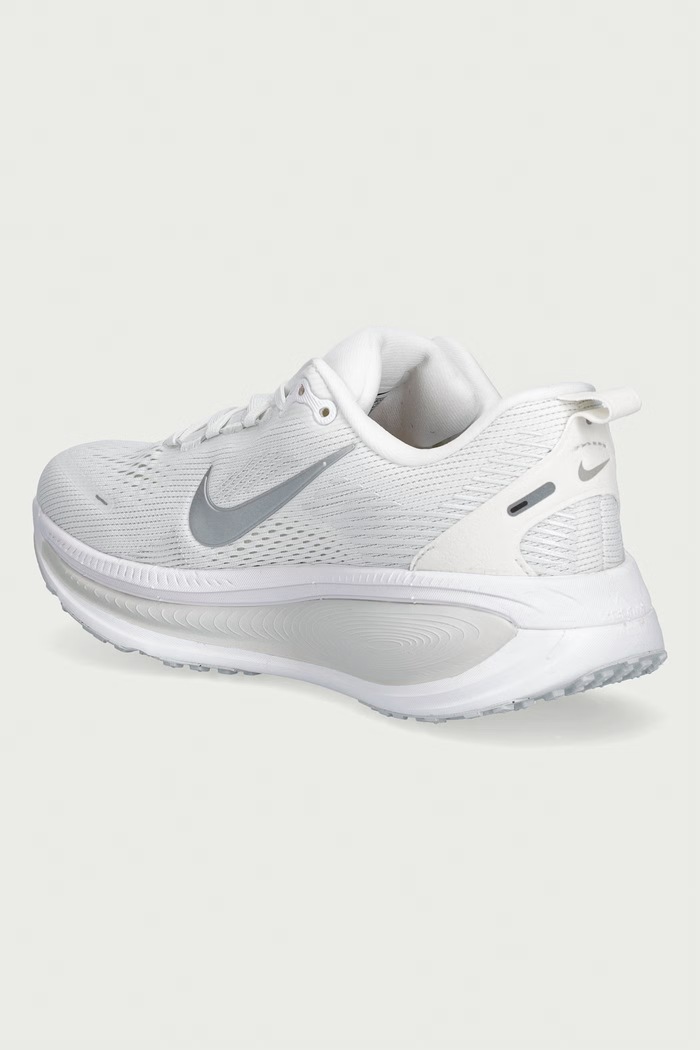 Obutev Nike Čevlji športni ženski Vomero 18 HM6804.104 bela