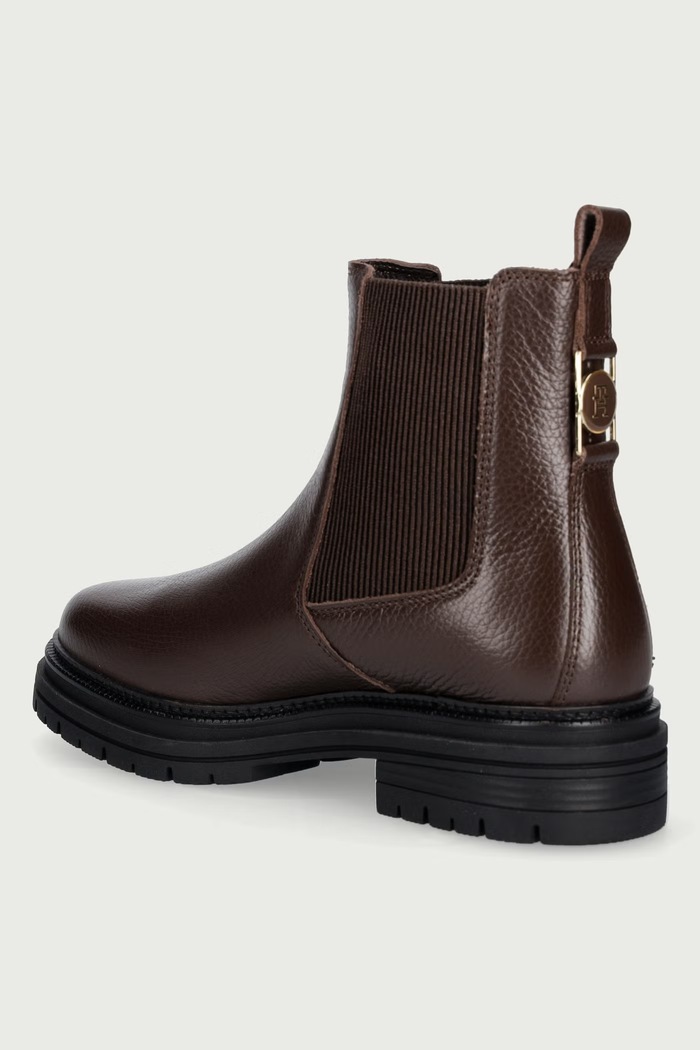 Obuwie Tommy Hilfiger Sztyblety damskie skórzane TH EMBOSS GRAIN LEATHER CHELSEA FW0FW09559 brązowy