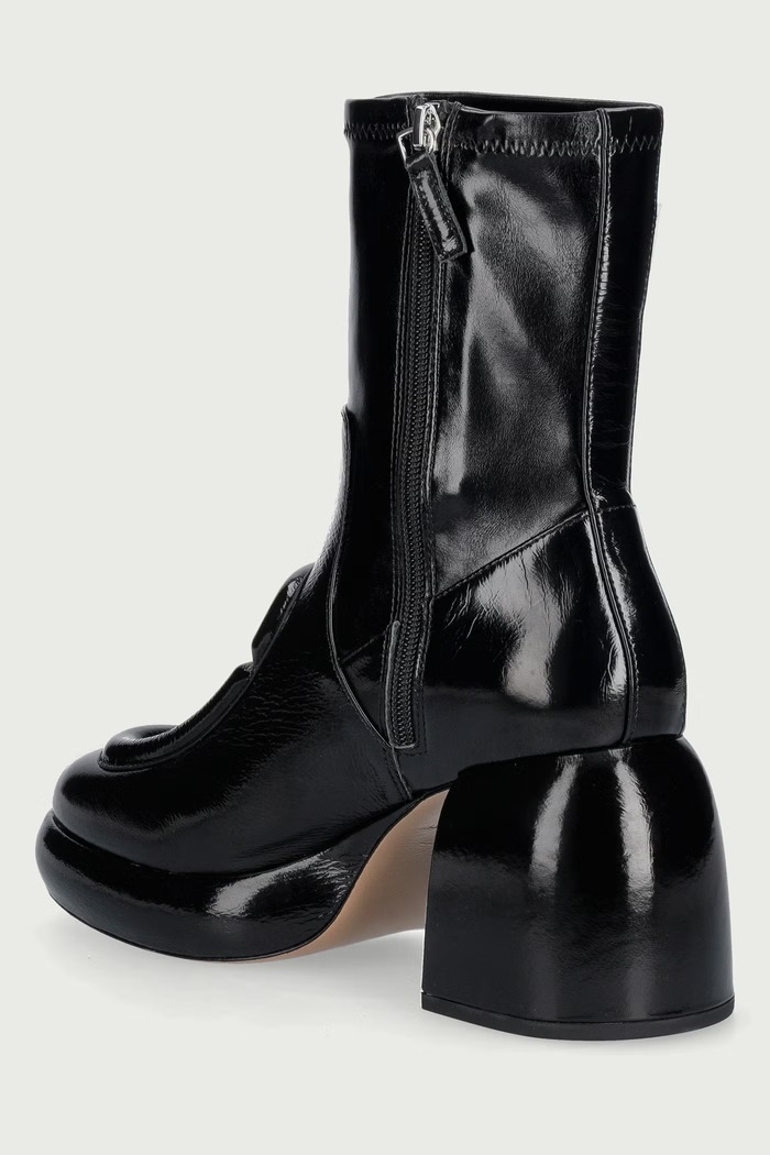 Obuwie MARC JACOBS Botki damskie THE POP J MARC ANKLE BOOT 2F6FBO001F21.001 czarny