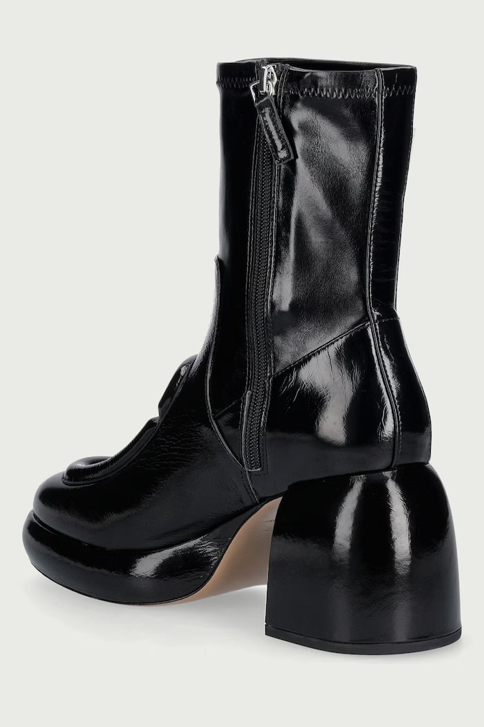 Obuwie MARC JACOBS Botki damskie THE POP J MARC ANKLE BOOT 2F6FBO001F21.001 czarny