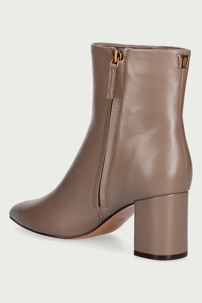 Obuwie Twinset Botki damskie skórzane 262TGT056.00369 beżowy