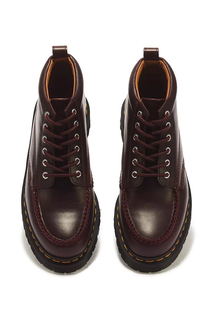 Trapery damskie skórzane Lowell Chukka Dr. Martens DM43323200 brązowy