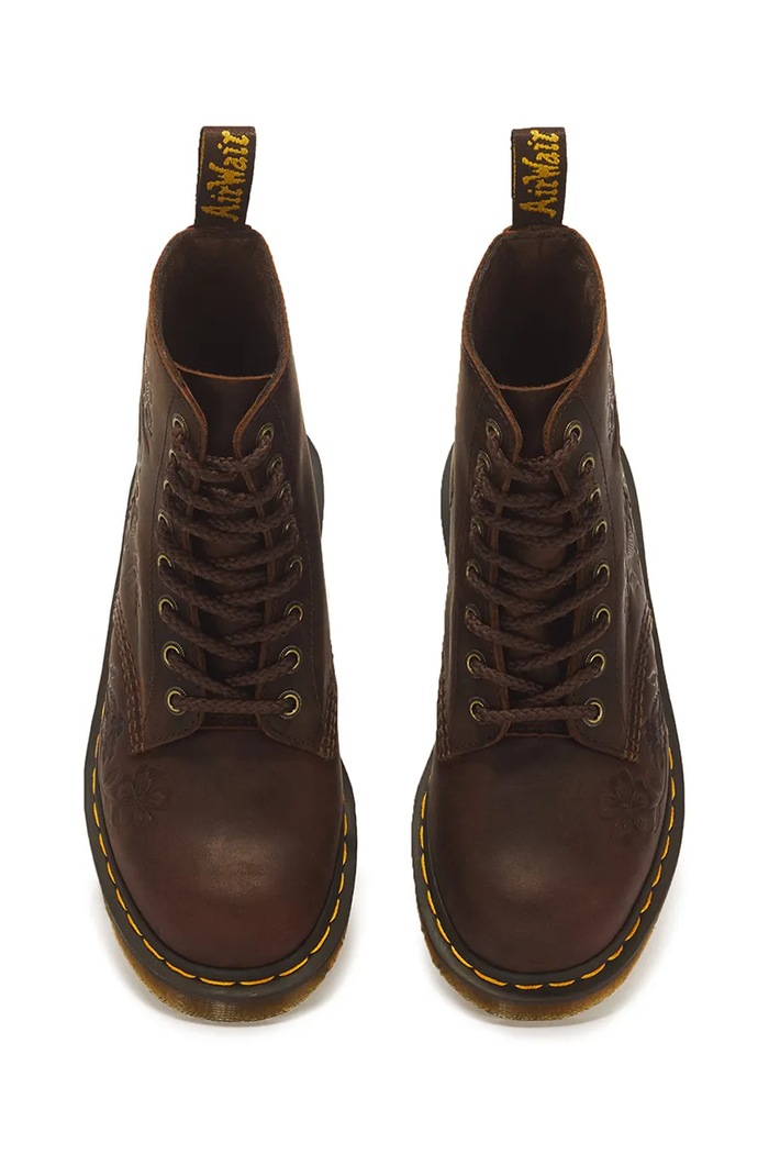 Trzewiki damskie skórzane 1460 Pascal Emboss Floral Dr. Martens DM43276200 brązowy