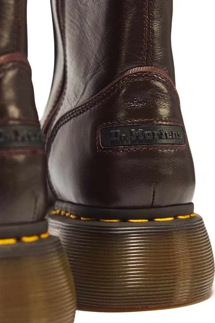 Dr. Martens Kozaki damskie skórzane Buzz Hi DM43156200 brązowy AW26