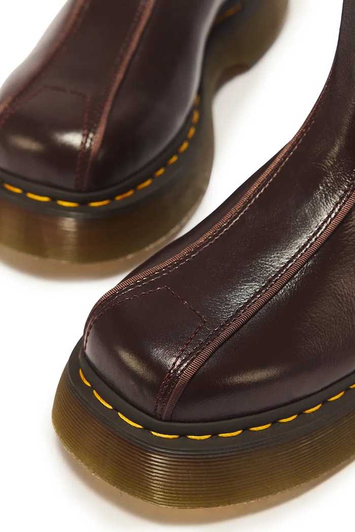 Obuwie Dr. Martens Kozaki damskie skórzane Buzz Hi DM43156200 brązowy