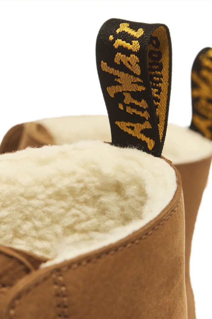Botki na platformie damskie nubukowe ZebZag Laceless WL Dr. Martens brązowy DM42019201