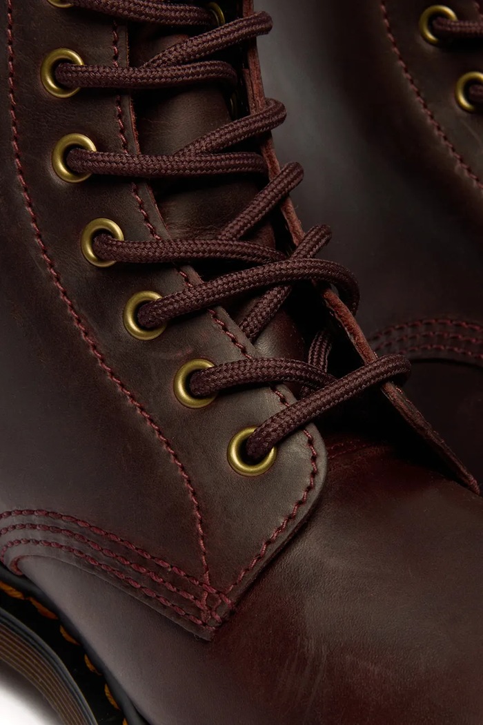 Obuwie Dr. Martens Workery damskie skórzane 1460 DM11822609 brązowy