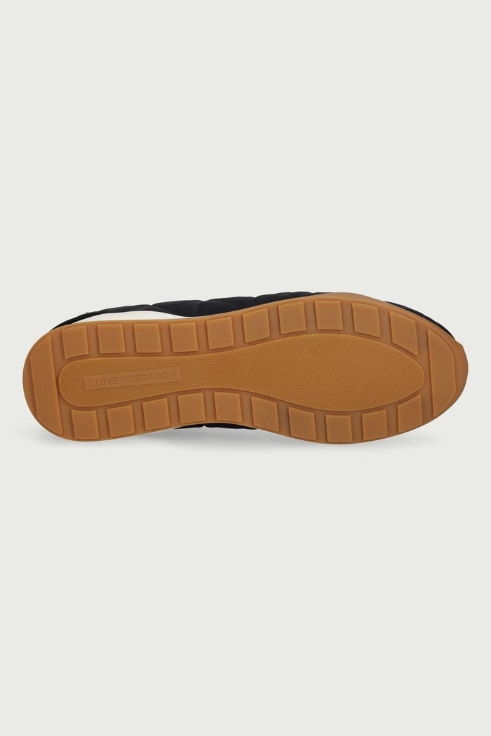 Sneakersy damskie z miękkiego materiału Love Moschino czarny JA15622G0PINP00A