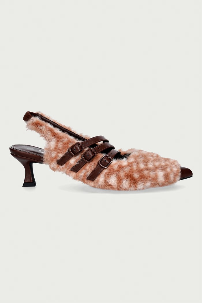Koi Footwear Στιλέτο χαμηλά τακούνια Doelle Faux Deer Fur Kitten Heels SP02.Doelle καφέ AW26