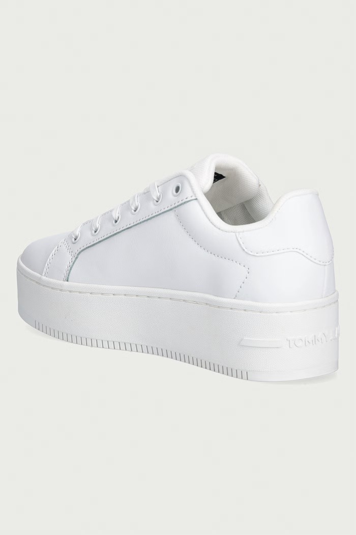 Obuwie Tommy Jeans TJW FLATFORM SNEAKER sneakersy damskie skórzane EN0EN02932 biały